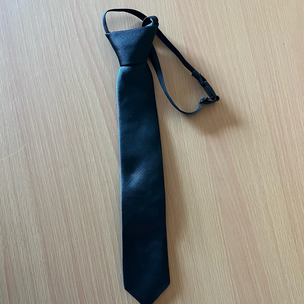 H&M Solid Black Kids Tie Elastic on Neck 12"